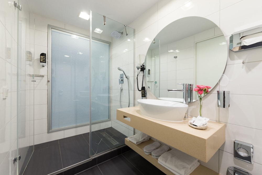 Bathroom amenities