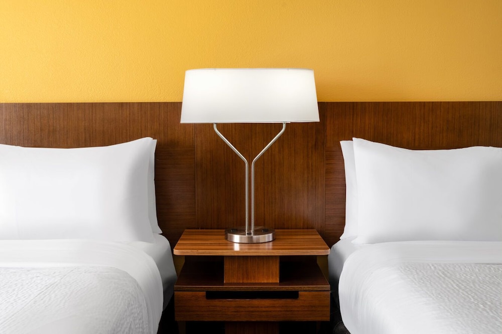 Garner Clarksville Northeast an IHG Hotel - photo 2