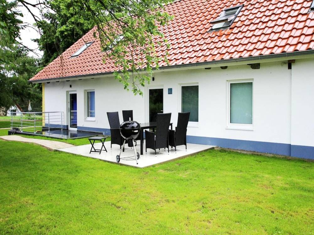 Terraced House by Gardersee Lake Germany