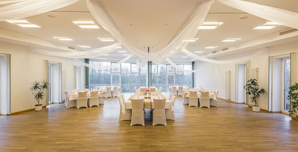 Indoor wedding