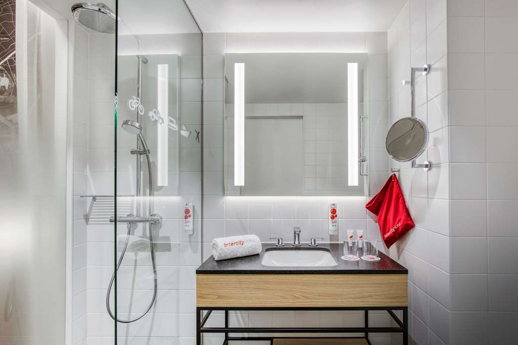 IntercityHotel Berlin Airport BER, Germany - bath room