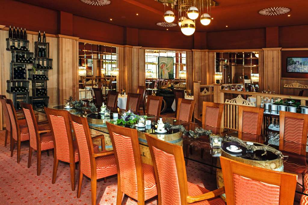 Steigenberger Hotel and Spa, Bad Pyrmont, Germany - restaurant bistro