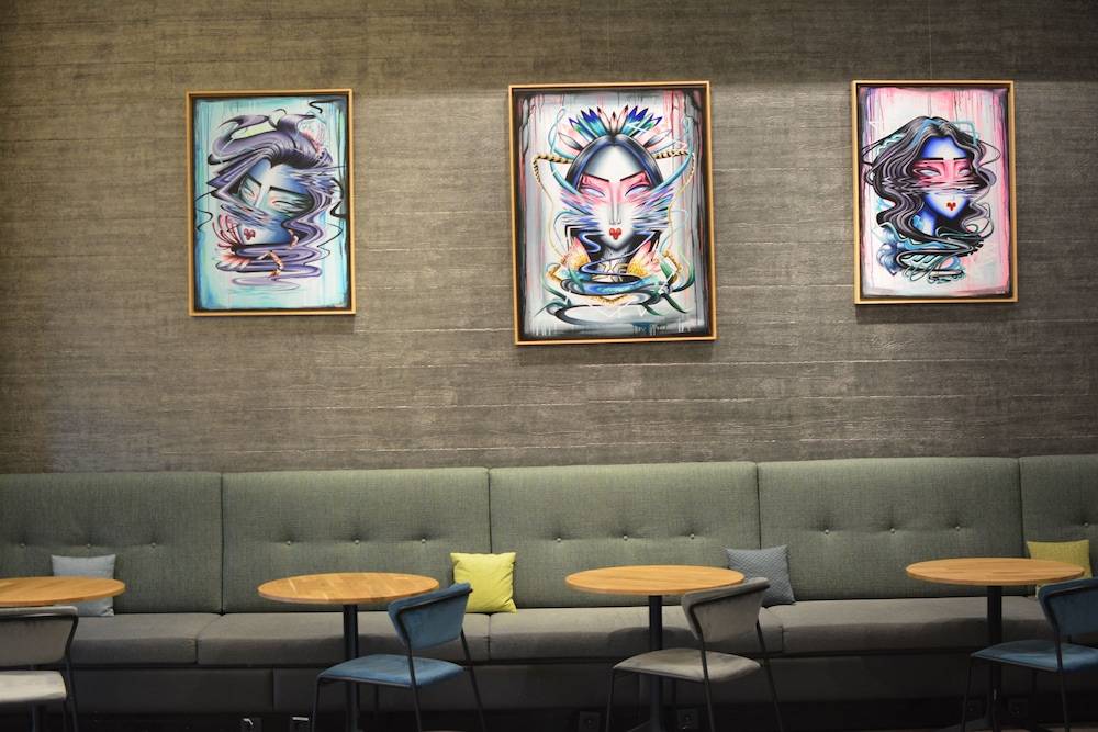 Lobby lounge