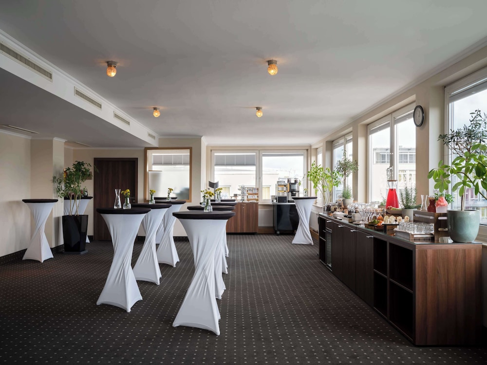 Snack bar