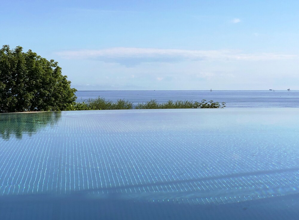 Infinity Pool