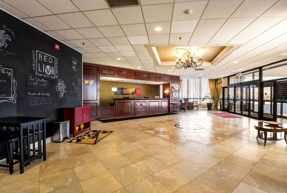 Red Lion Hotel St Joseph - photo 2