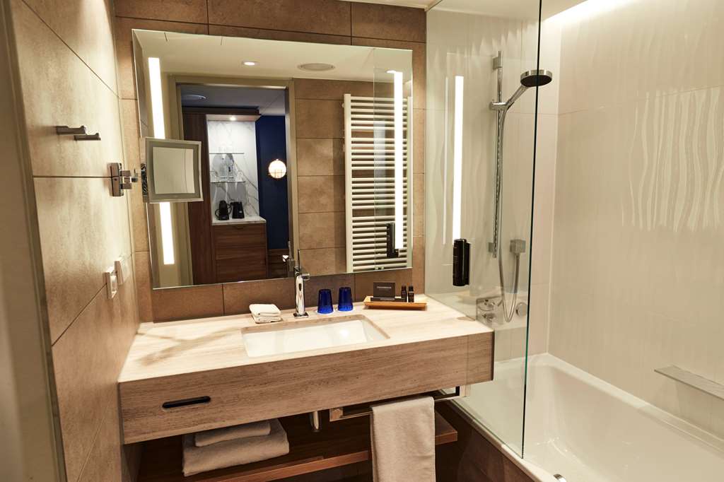 Steigenberger Hotel Hamburg - Standard Superior Room Bath