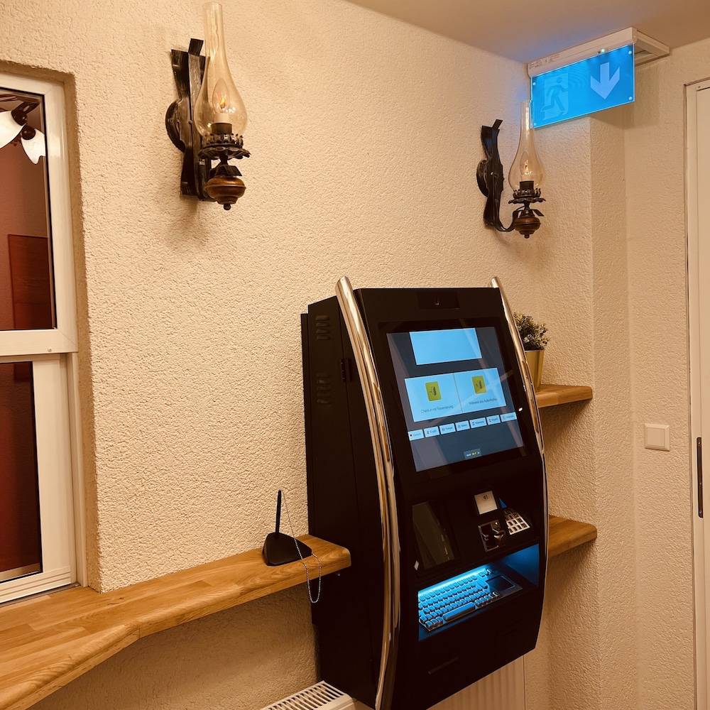 Rose Boardinghouse 24h 7d Self Check In Automat