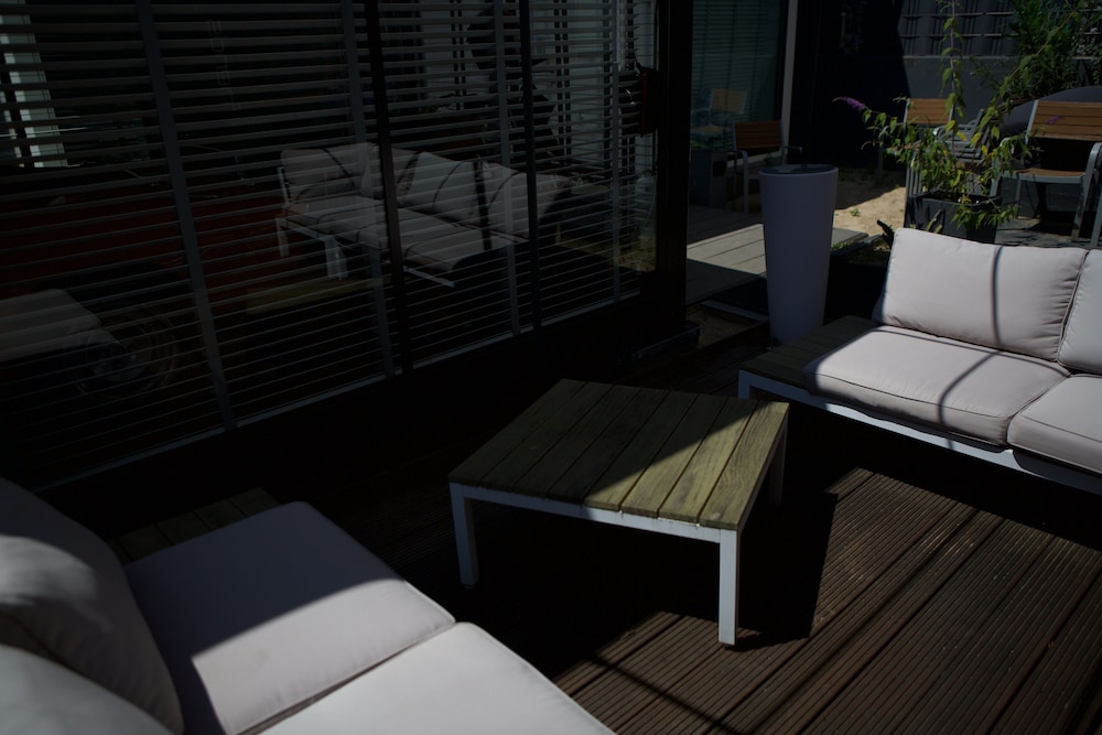 Sundeck