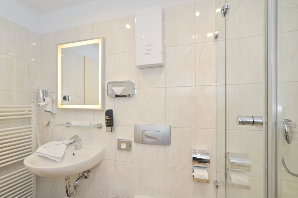 Bathroom amenities