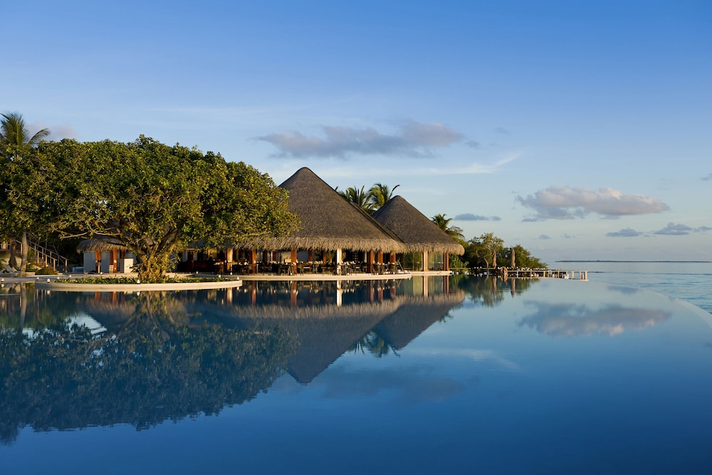 Infinity pool