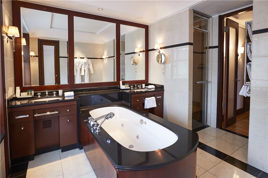 Brandenburg Gate Suite