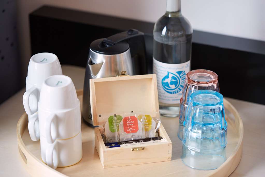 Scandic Berlin Potsdamer Platz room standard QR TR FR FF coffee tea