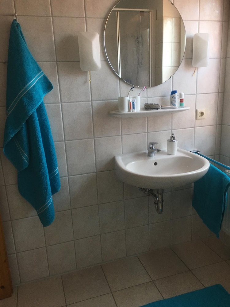 Bathroom sink