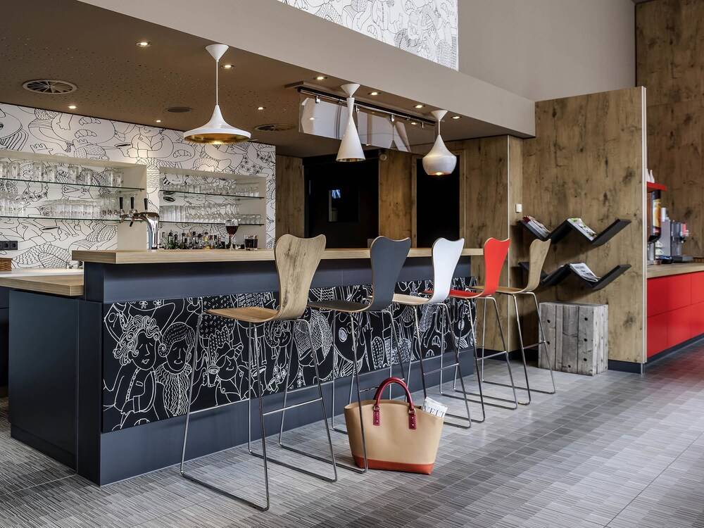 Hotel Bar