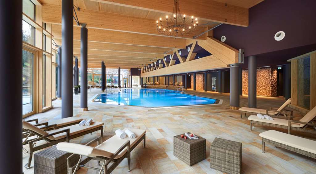 HotelThermeTeinach Therme Innenbecken Liegen