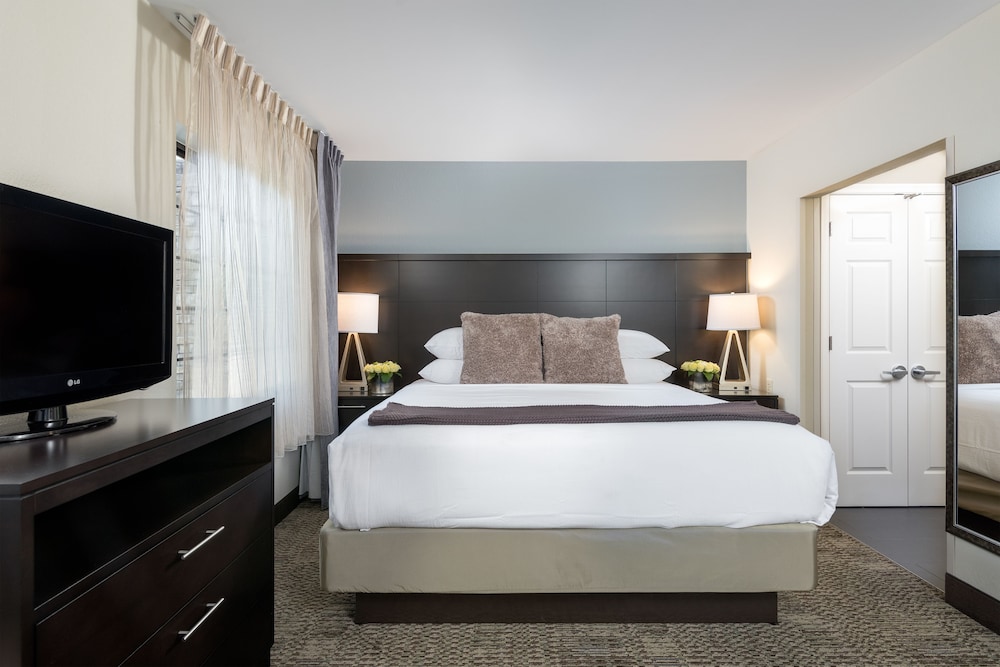 Staybridge Suites Chantilly Dulles Airport an IHG Hotel - photo 2