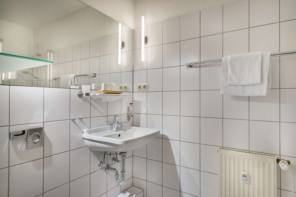 Bathroom single room TOP freiRaum stattHotel Moenchengladbach