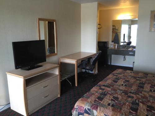 Relax Inn Marlin - photo 3