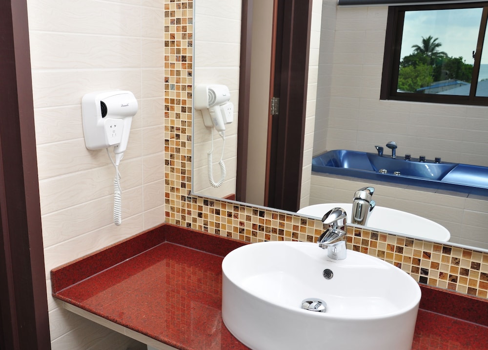 Bathroom sink