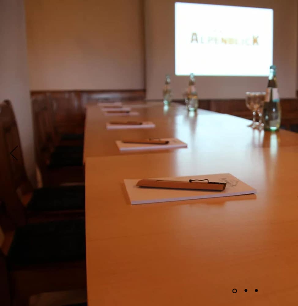 Meeting facility