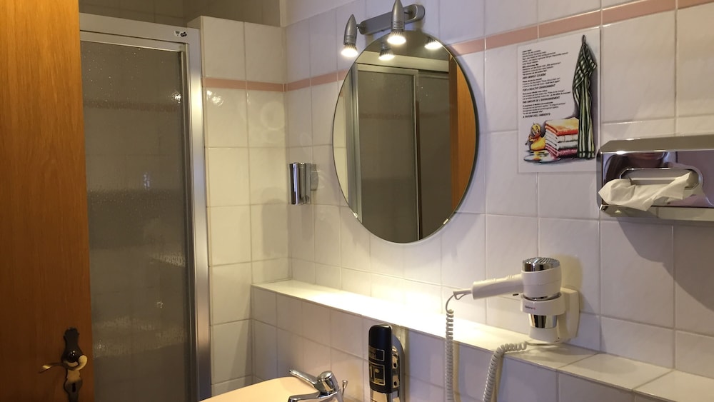 Bathroom amenities