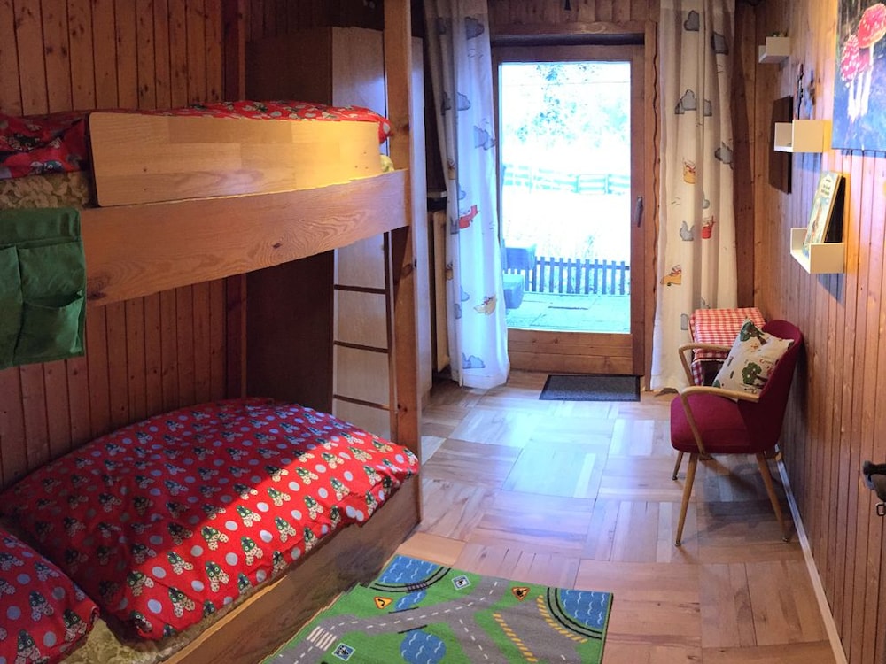 Children's theme room
