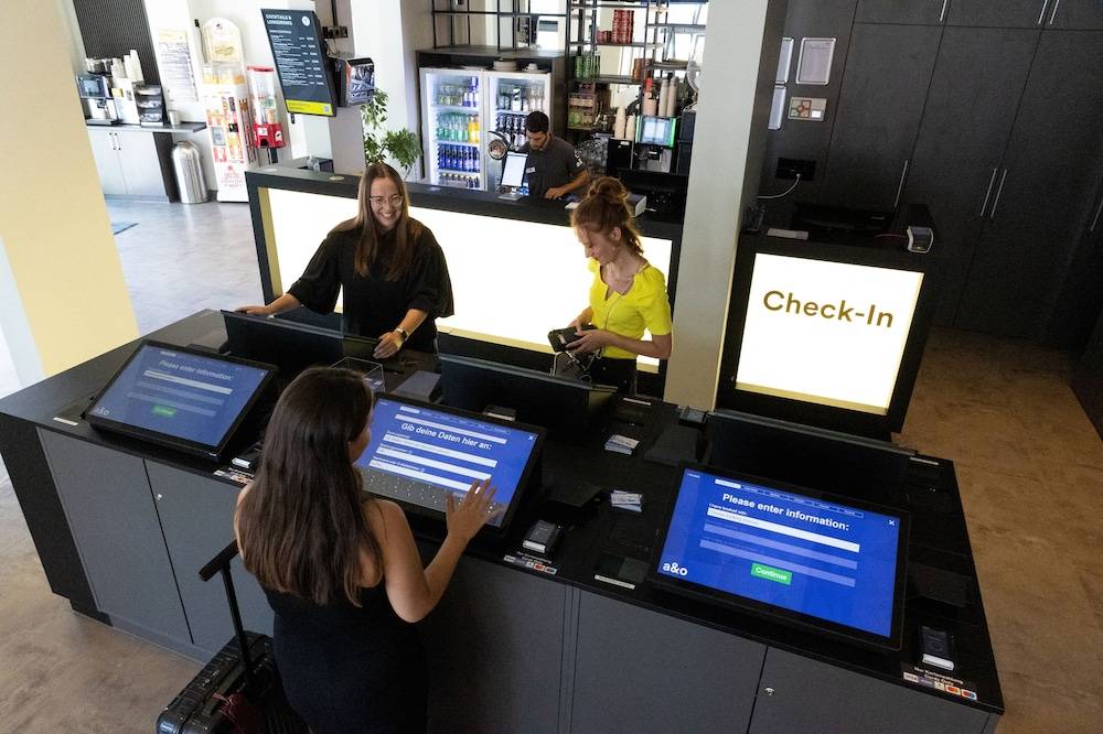 Check-in/check-out kiosk