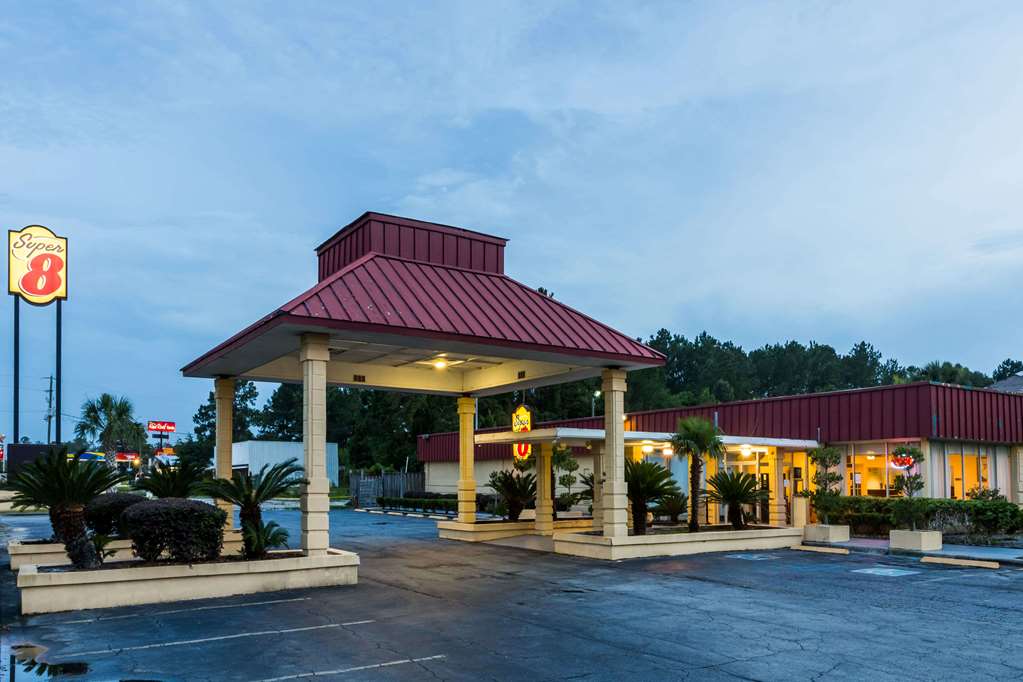Super 8 by Wyndham Hardeeville - featured photo