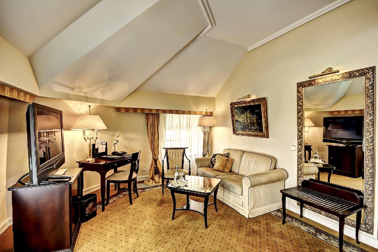 Guest room