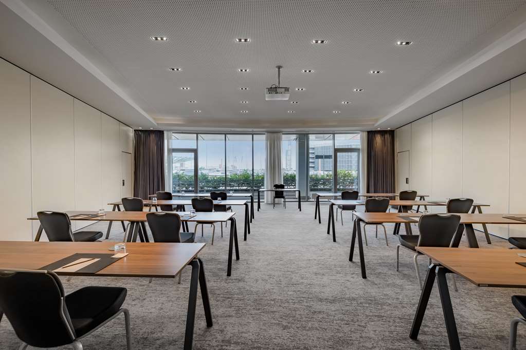 Airport 2 - classroom seating