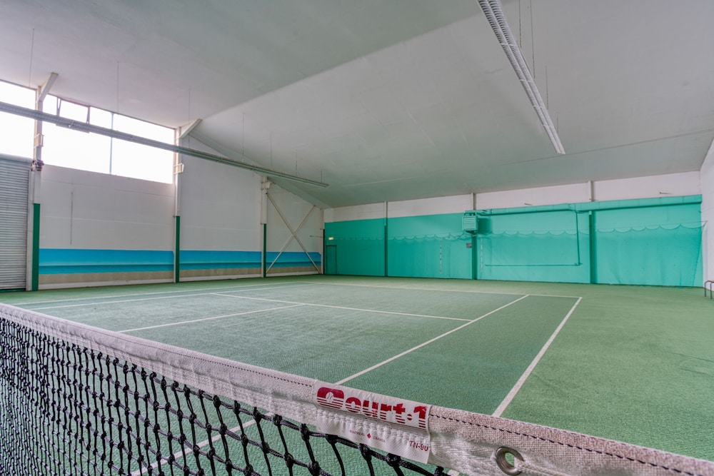 Tennis court