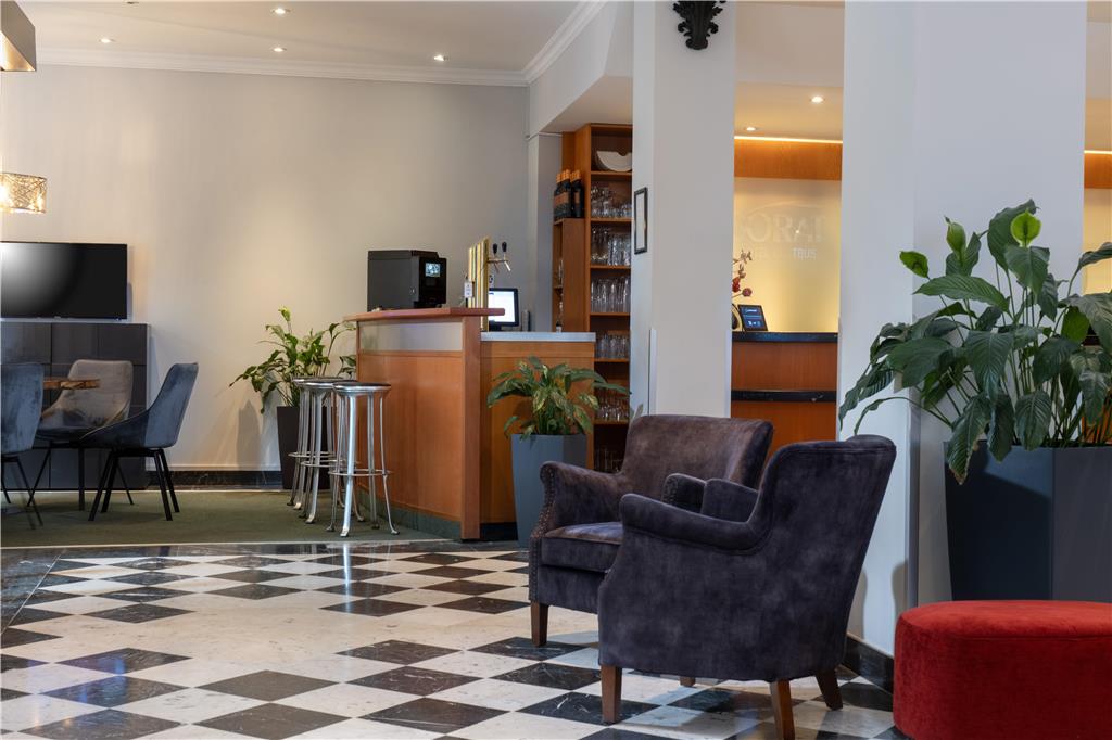bar sorat hotel cottbus large