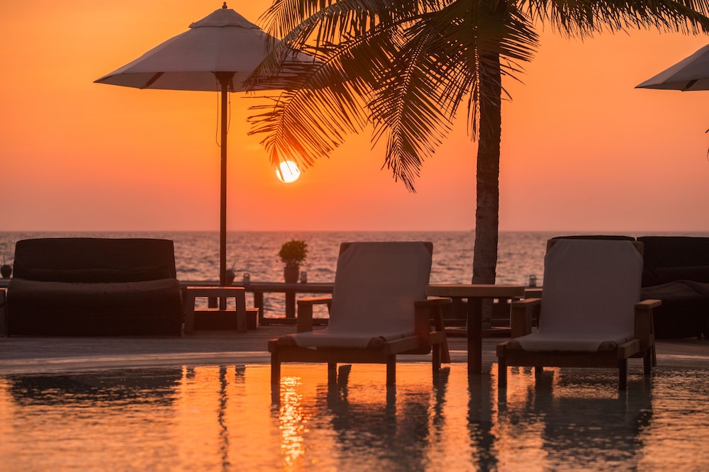 Infinity pool