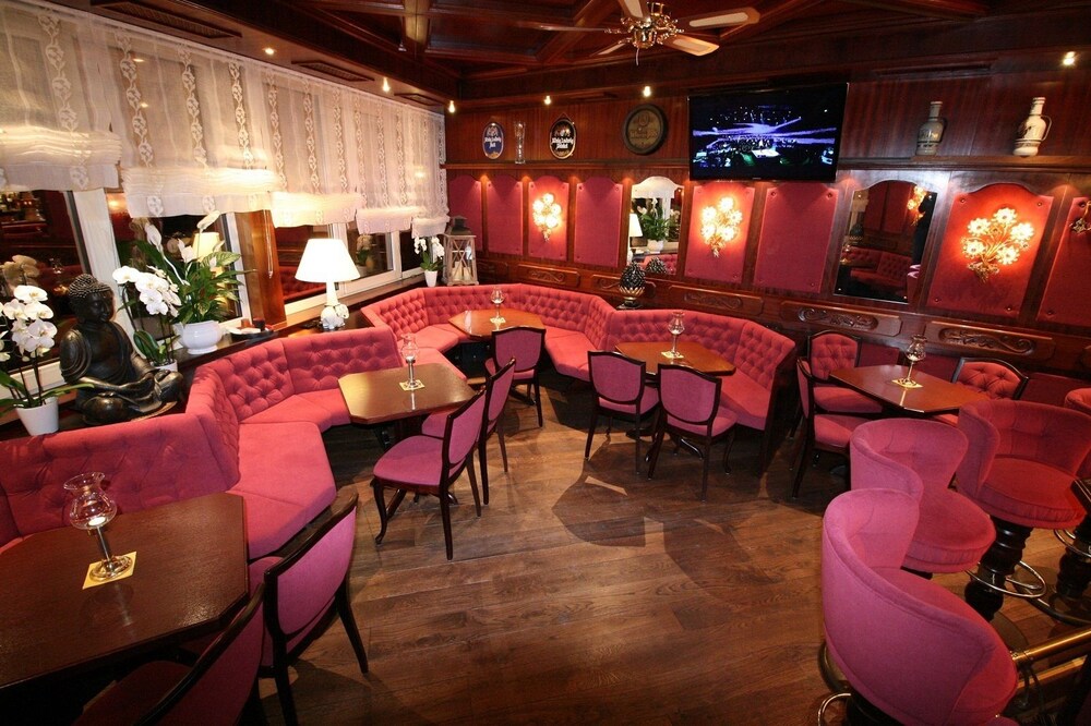 Hotel Bar