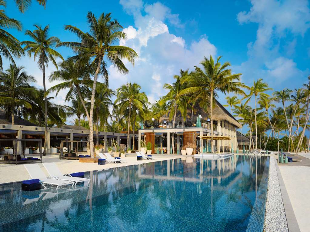 Athiri Restaurant Avi Bar Main Pool