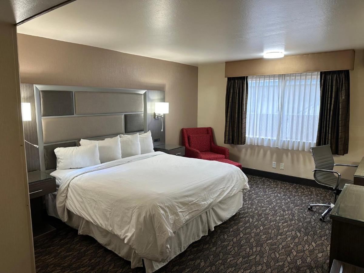 Red Roof Inn Yuba City - photo 2