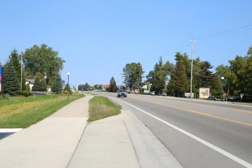 Crows Nest Inn Tawas - photo 2