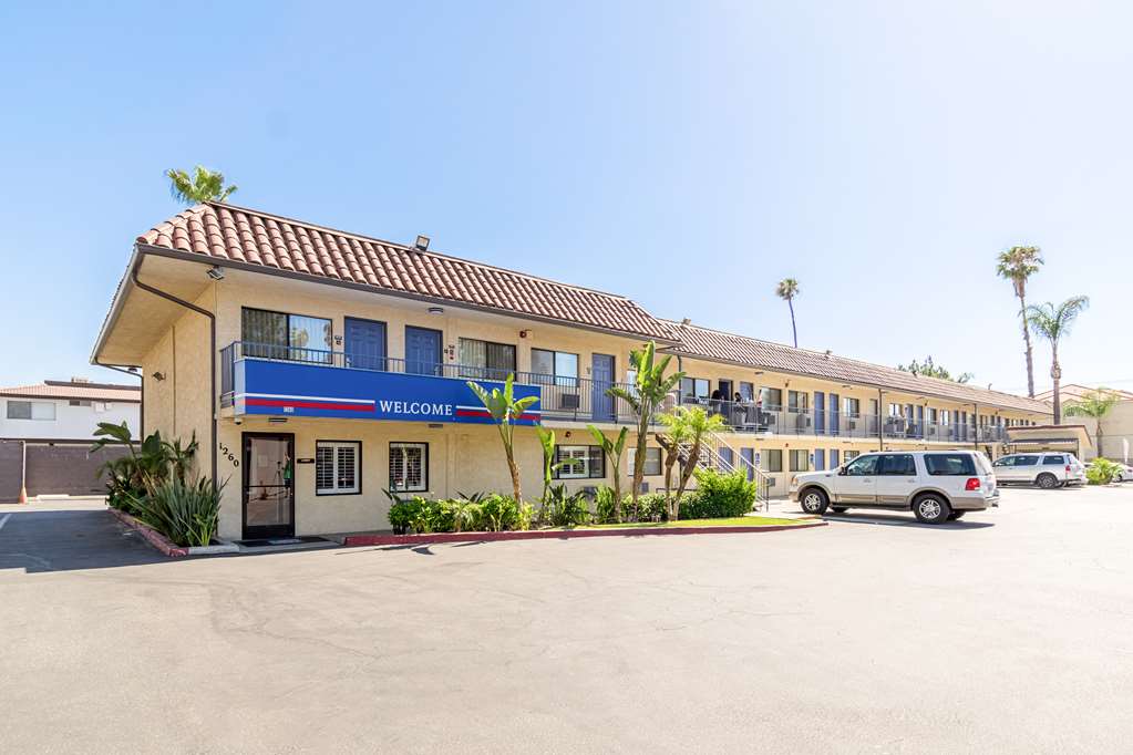 Motel 6 Ucr Riverside - photo 2
