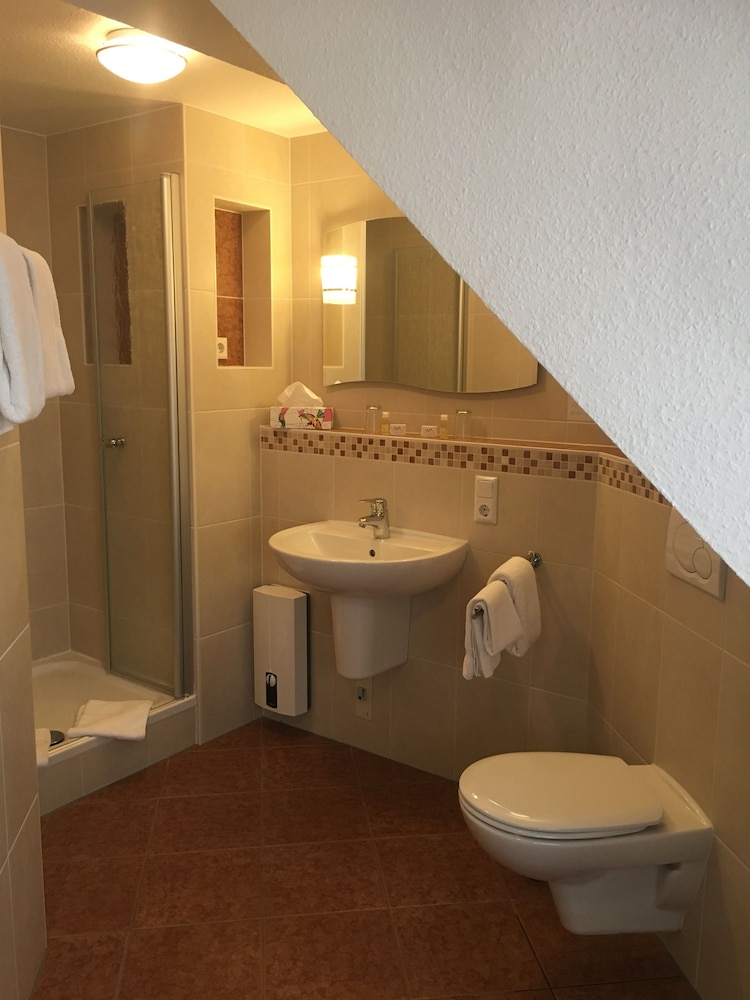 Bathroom shower