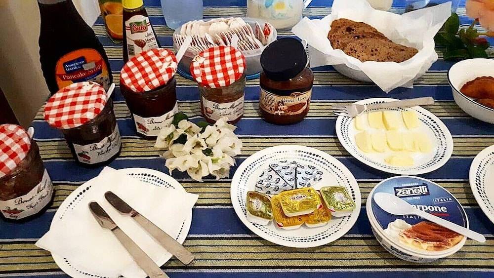 Breakfast buffet