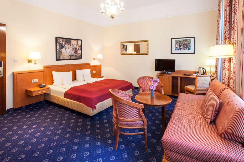 Guest room