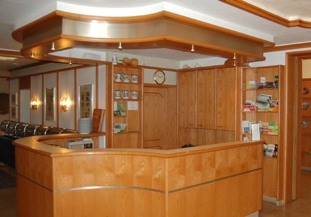 Check-in/check-out kiosk