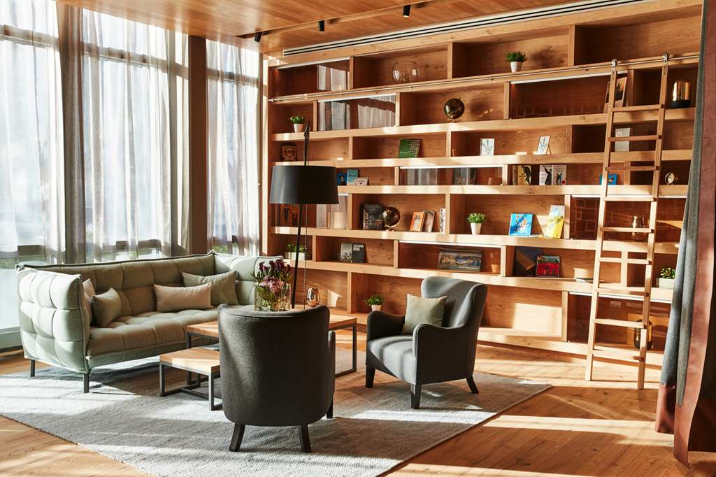 Steigenberger Hotel Muenchen/Munich, Germany - Library/Business Corner