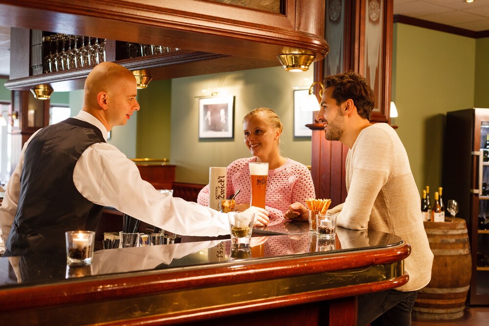 Hotel Bar