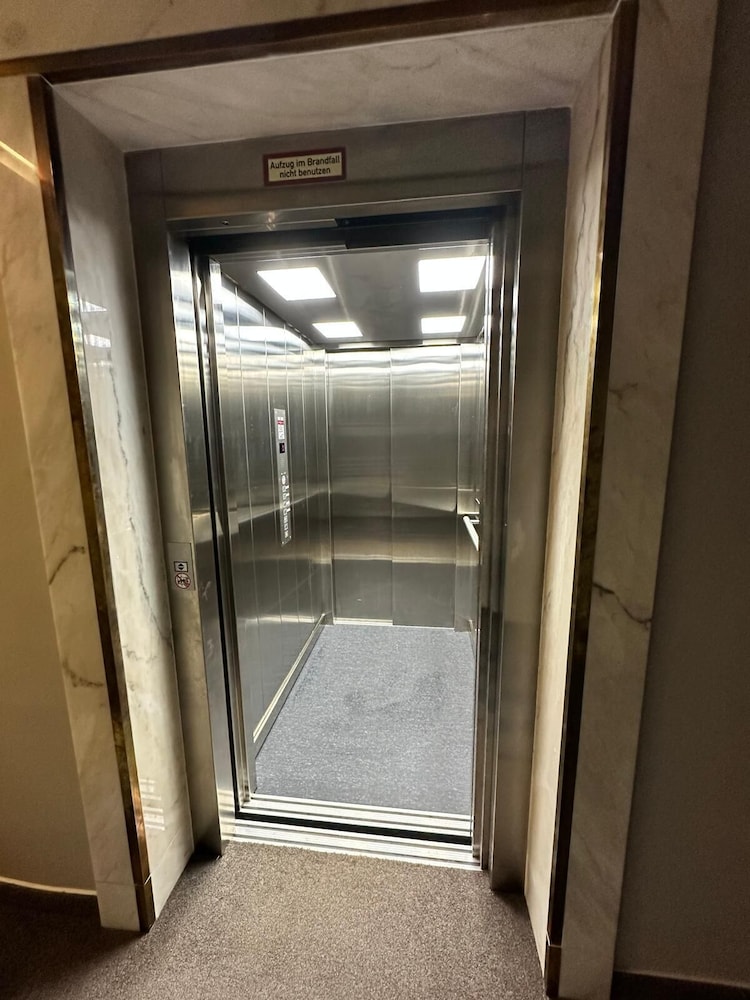 Elevator