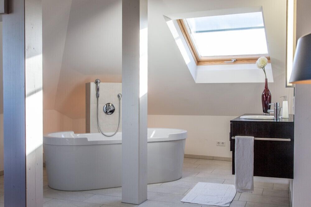 Deep Soaking Bathtub