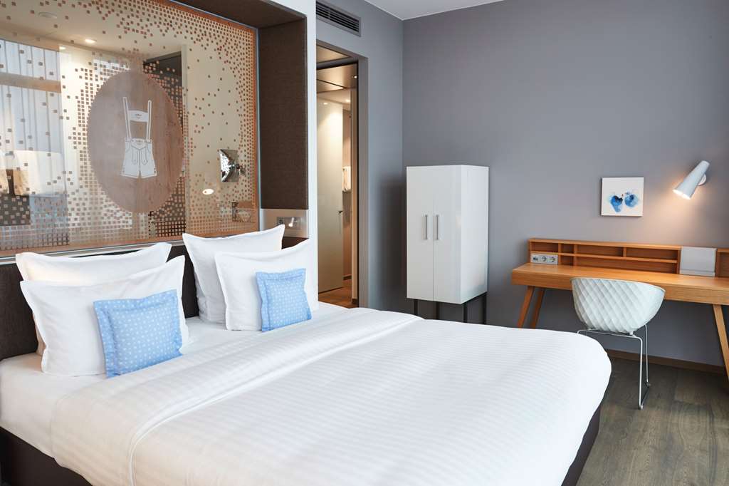 Steigenberger Hotel Muenchen/Munich, Germany - Guest Room