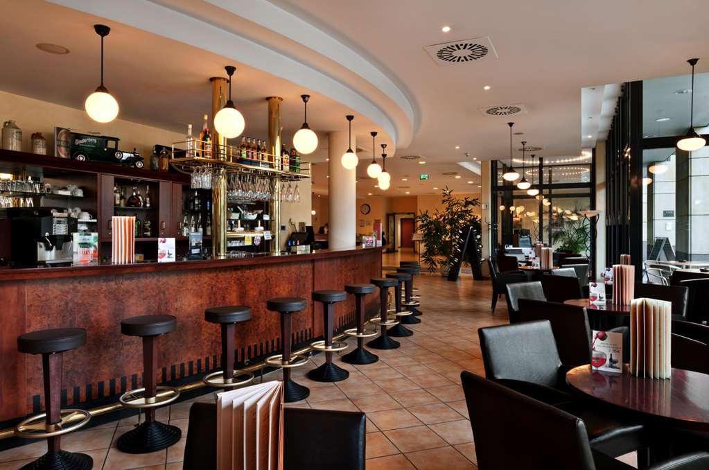 IntercityHotel Bremen, Germany - Bar/Lounge