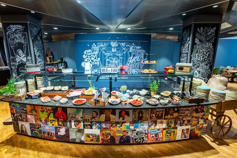 Breakfast buffet